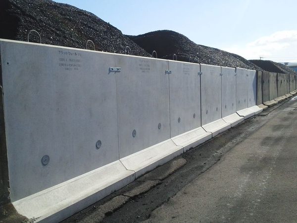 ヤードン。置くだけで自立する大型仕切り壁