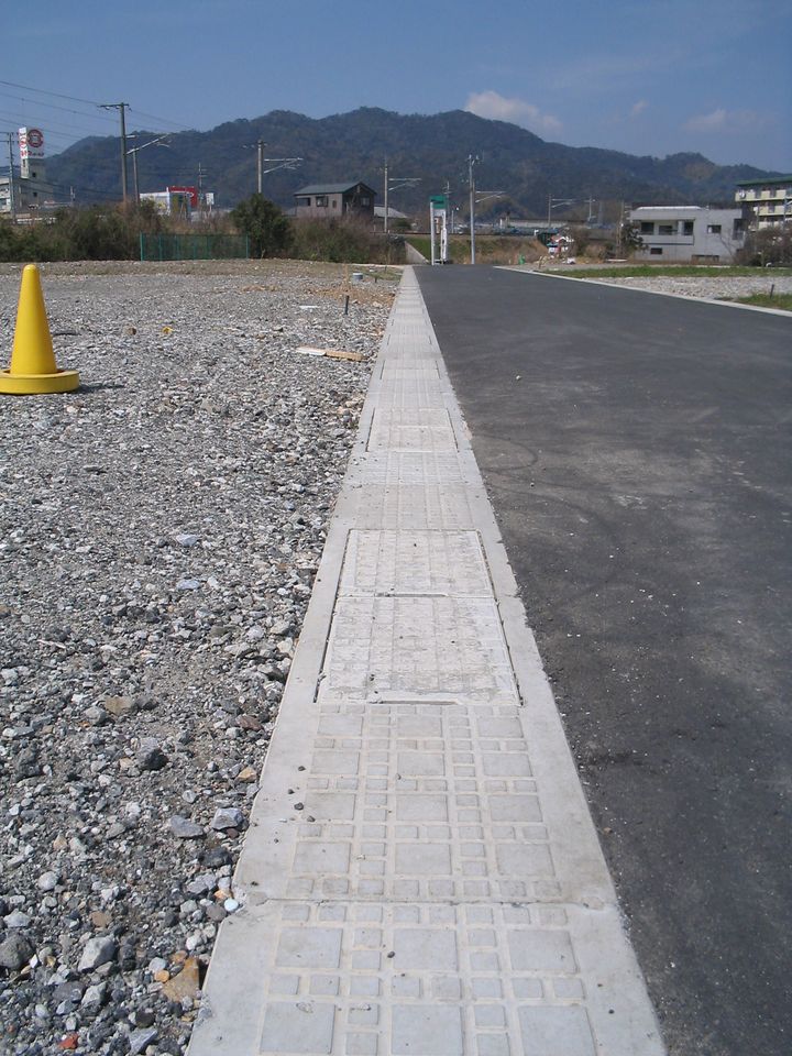 FX可変側溝｜宅地造成の道路