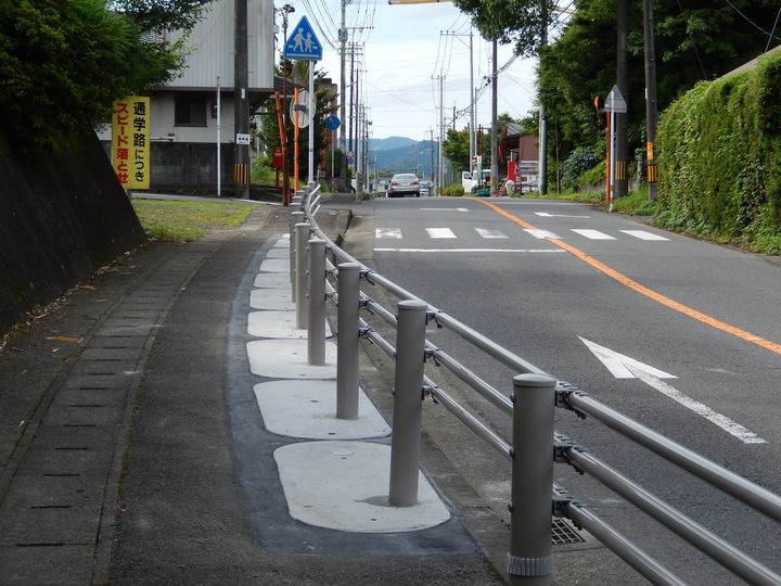 自在R連続基礎｜県道519号 三重－新殿線（通学路の歩車道分離）