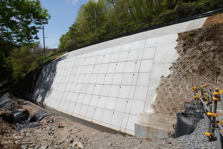 RSパネル工法｜九重地区 災害復旧（道路下擁壁）